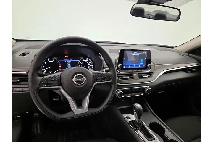 $22998 : Nissan Altima 2025 2.5 SV 4d image 9
