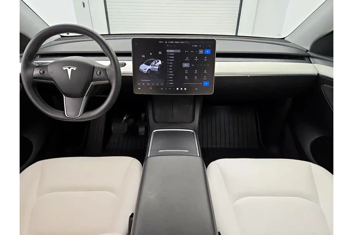 $29998 : Tesla Model Y 2023 AWD Long image 9