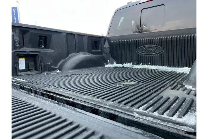 $39859 : Ford F-150 2023 4x4 XLT 4dr image 7