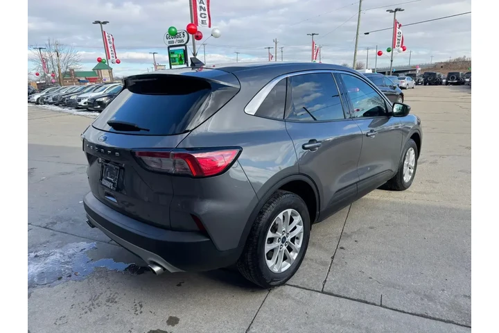 $14891 : Ford Escape 2021 AWD SE 4dr image 5