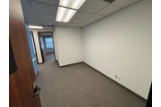 $1800 : EXCELENTE OFFICINA thumbnail