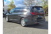 $28999 : Chrysler Pacifica 2023 Touri thumbnail