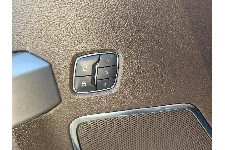 $33982 : Ford F-150 2018 4x4 King Ran image 7