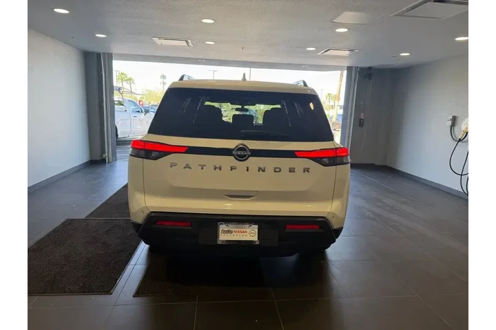 $29984 : Nissan Pathfinder 2025 SV 4d image 6