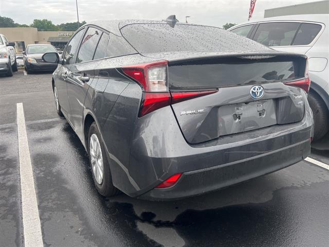 $19990 : PRE-OWNED 2022 TOYOTA PRIUS L image 6
