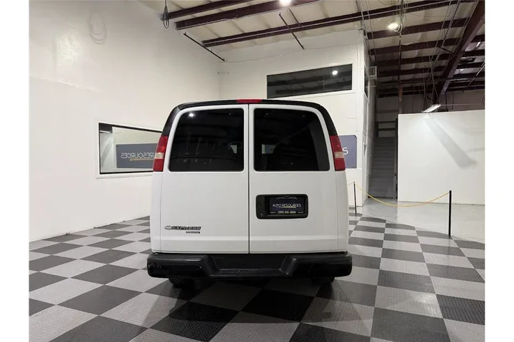 $15499 : Express Passenger 2014 image 5