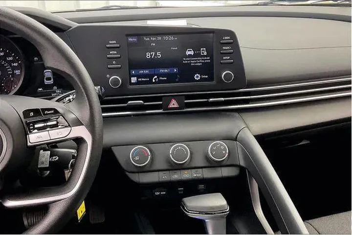 $18490 : Hyundai ELANTRA 2023 SE 4dr image 6
