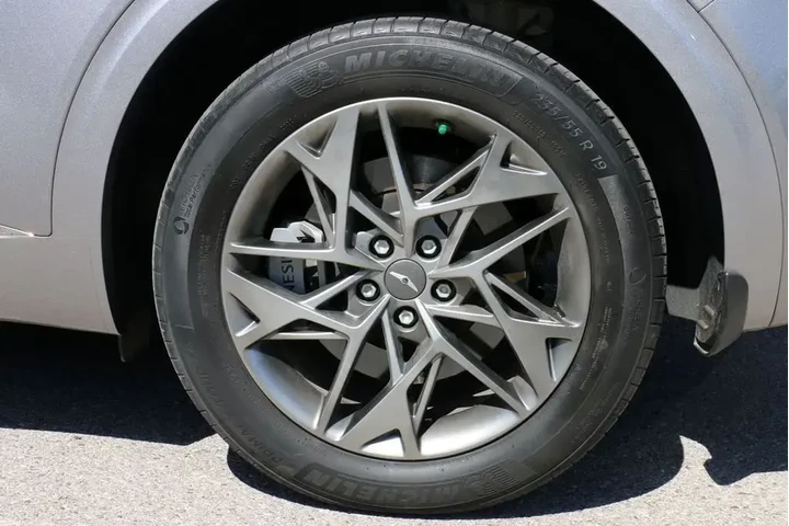 $33500 : Genesis GV70 2023 AWD 2.5T S image 8