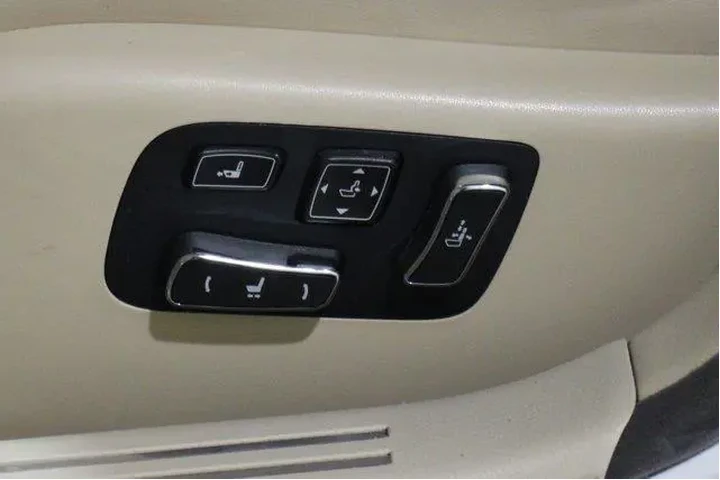 $26998 : Lexus LS 460 2015 4dr Sedan image 4