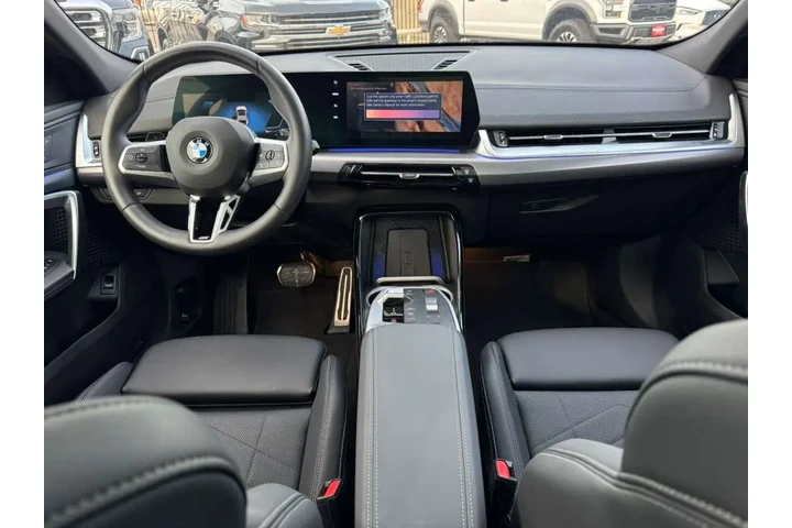 2025 BMW X2 xDrive28i image 6