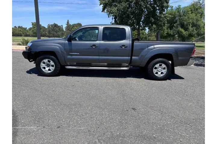 $19250 : 2010 Tacoma V6 image 5