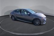 $31400 : PRE-OWNED 2022 TOYOTA CAMRY H thumbnail