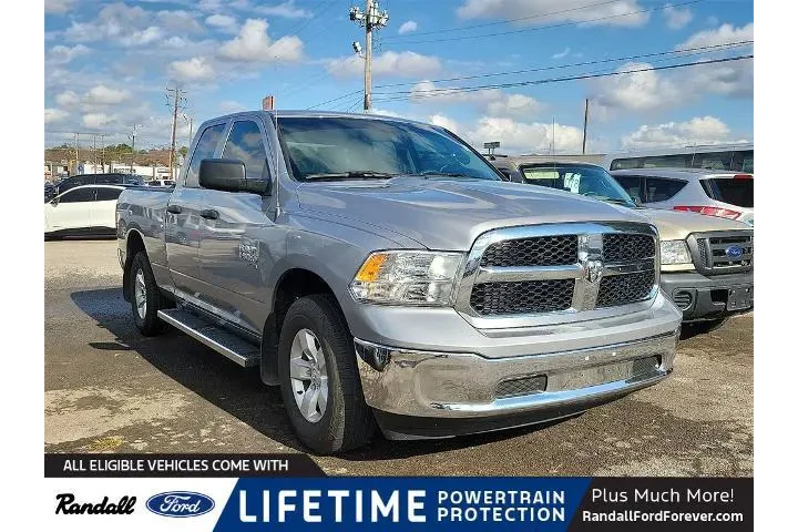 $29899 : Ram 1500 Classic 2021 4x4 Tr image 1