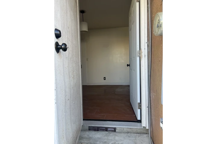 $950 : Un cuarto image 2