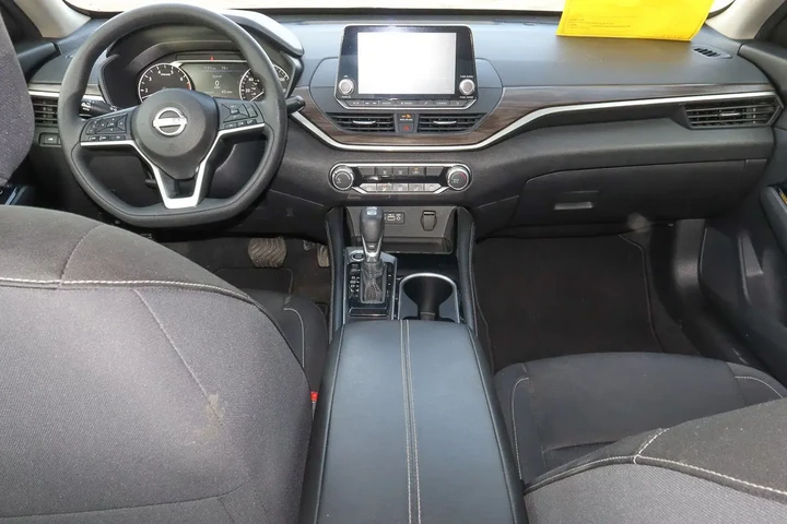 $18788 : 2023 Altima 2.5 SV image 10