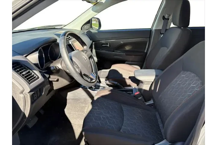 $21422 : Mitsubishi Outlander Sport 2 image 10