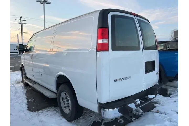 $27671 : GMC Savana 2023 2500 3dr Car image 2