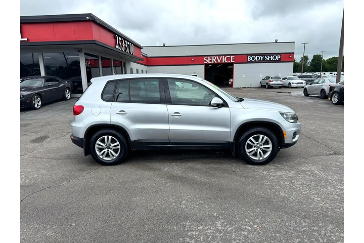 $7980 : 2013 Tiguan 4WD 4dr Auto S w/ image 1