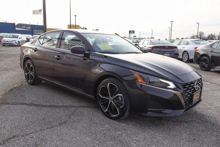 $20488 : 2024 Altima 2.5 SR Sedan image 3