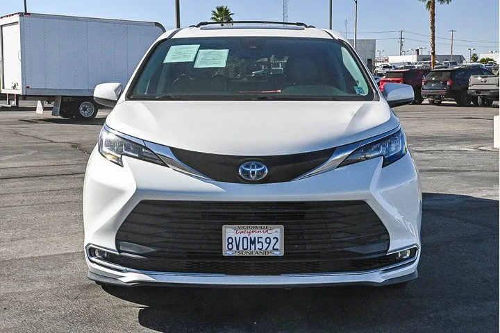 Toyota Sienna 2021 XLE 7-Pas image 2