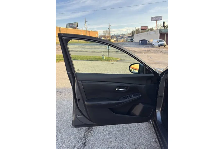 $10950 : 2020 Sentra SV image 5