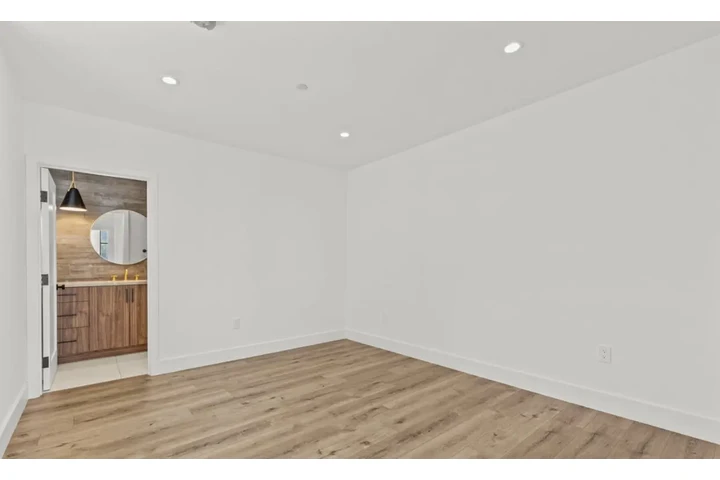 $1200 : 2 habitaciones, 2.5 baños image 1