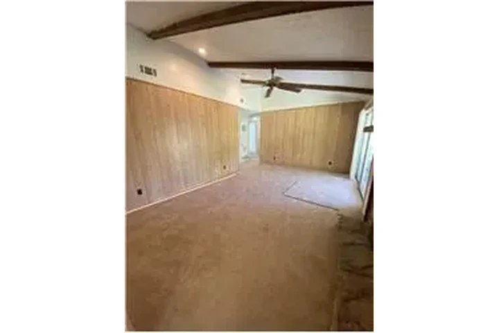 $2000 : Rental property with 3 bedro image 9