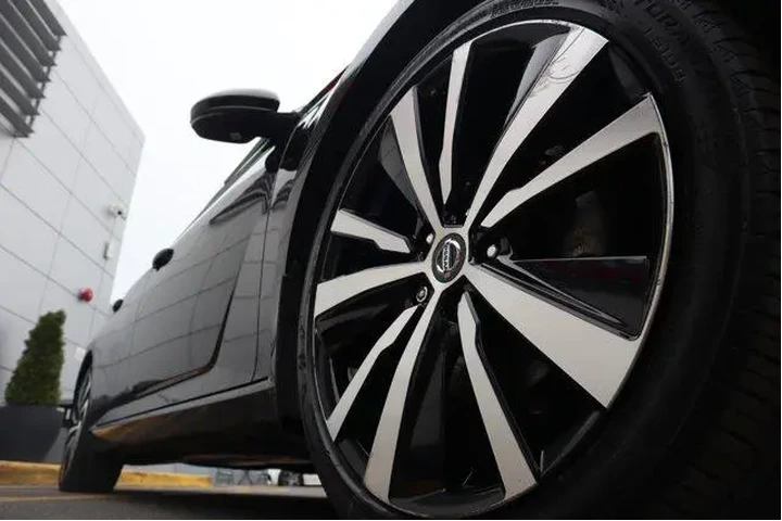 $15761 : Nissan Altima 2021 2.5 SR 4d image 8