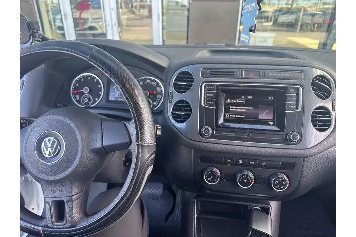 $9593 : Volkswagen Tiguan Limited 20 image 6