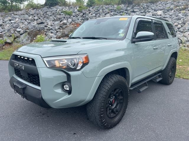 $41998 : PRE-OWNED 2022 TOYOTA 4RUNNER image 3