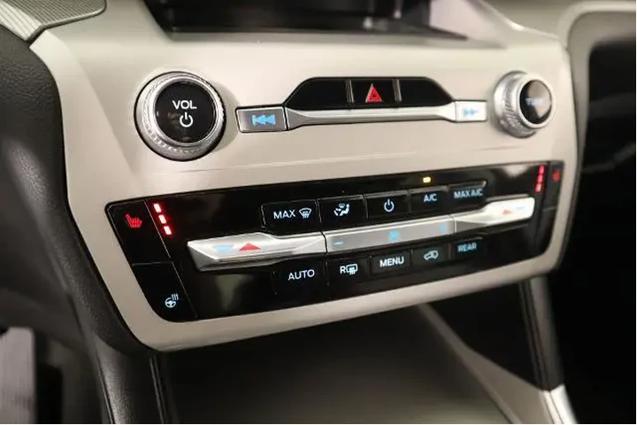 $29549 : Ford Explorer 2024 XLT 4dr S image 7