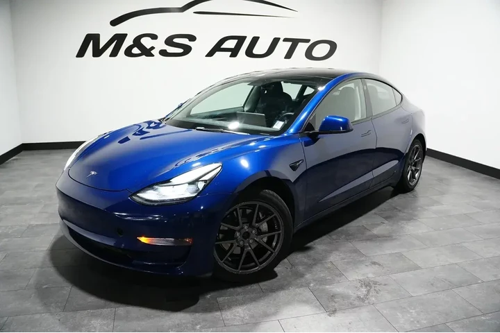 $22990 : 2022 Model 3 image 2