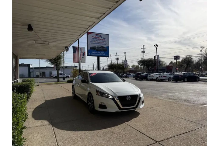 $21999 : 2022 Altima 2.5 SR image 3