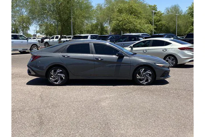 $20083 : Hyundai ELANTRA 2025 SEL Spo image 2