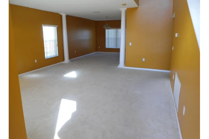 $2500 : Rent image 7