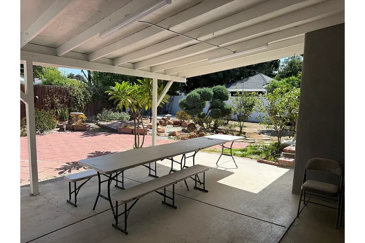 $2000 : FOR RENT❗Acre St, Northridge‼️ image 3