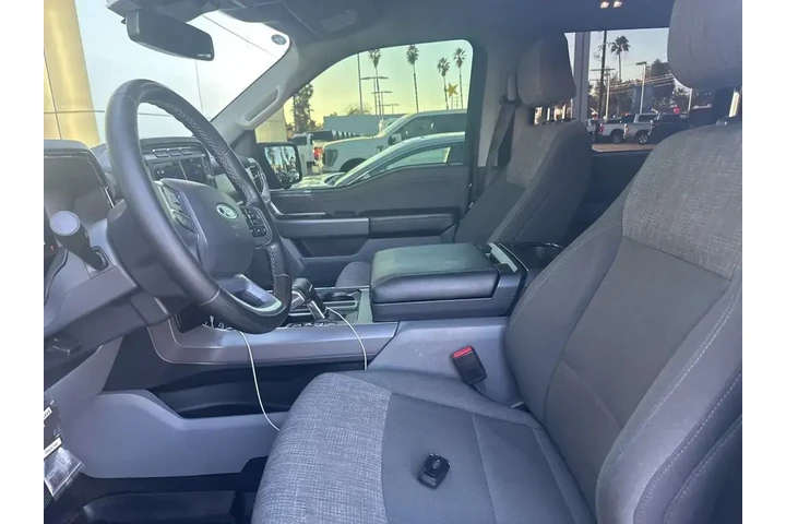 $38800 : Ford F-150 Lightning 2023 AW image 4