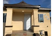 CASA DÚPLEX DE 4 RECS. EN L.A. en Los Angeles