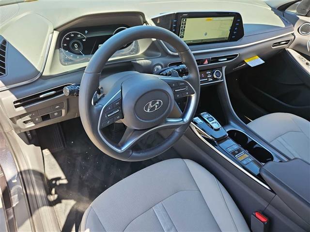 $22390 : Pre-Owned 2020 Hyundai Sonata image 10