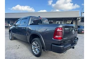 2022 RAM 1500 Laramie Crew Ca thumbnail