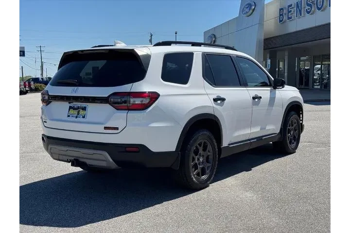 $39994 : Honda Pilot 2024 AWD TrailSp image 3