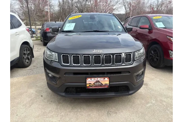 2018 Compass Latitude image 3