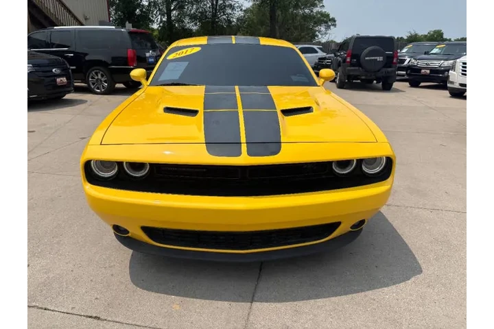 $18950 : 2017 Challenger R/T Plus image 3