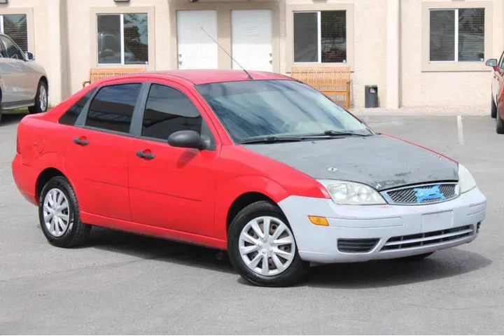 $2995 : 2005 Focus ZX4 SE image 1