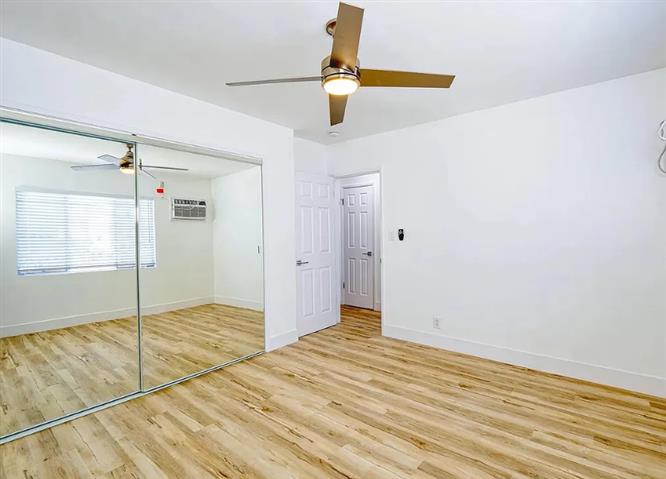 $1400 : 1Bed 1 Bath APT in Kenmore Ave image 9