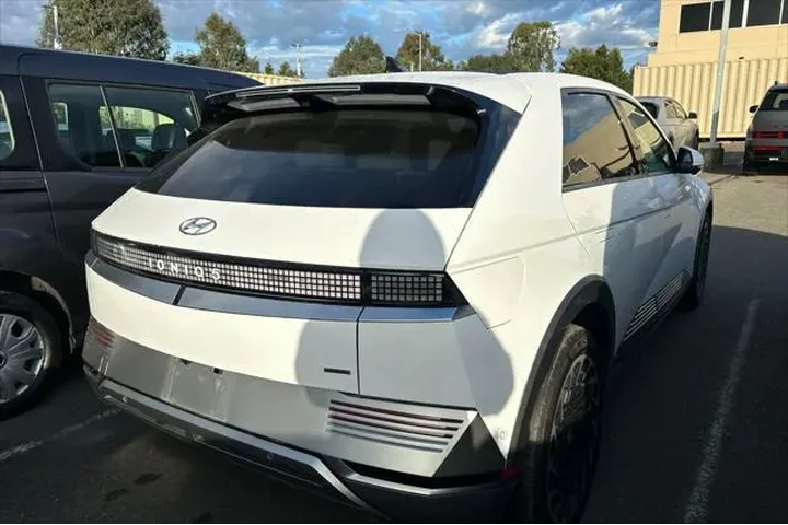 $34990 : Hyundai IONIQ 5 2024 AWD Lim image 5