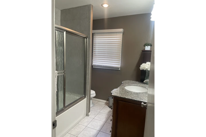 $750 : Cuarto image 3