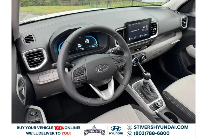$24557 : Hyundai VENUE 2026 SEL 4dr C image 3