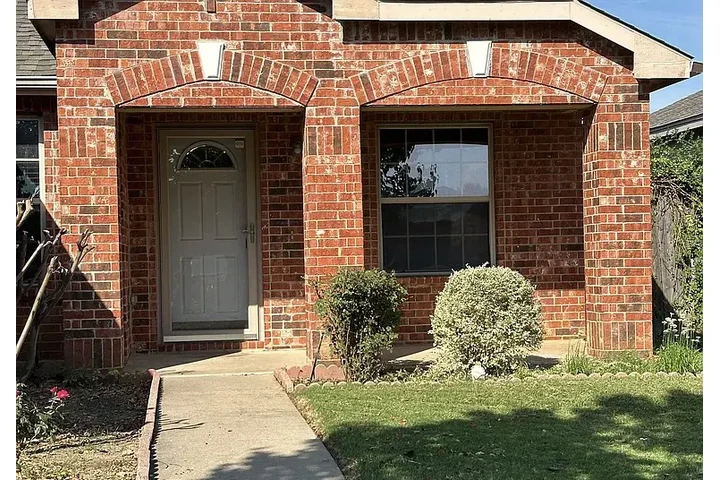 $1470 : HOUSE RENT IN DALLAS TAXES image 6