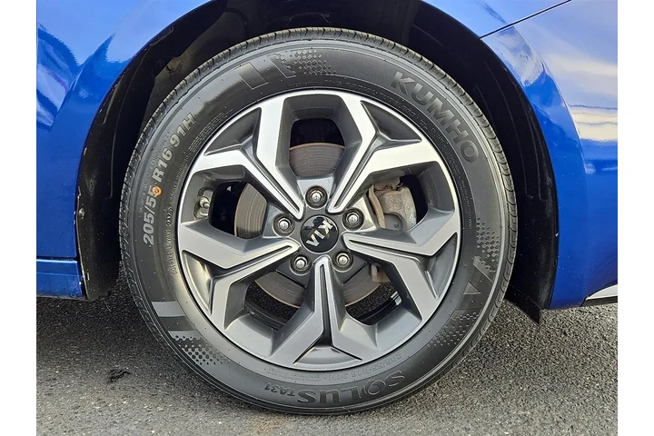 $16800 : 2021 Forte LXS image 8